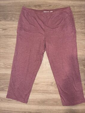 Sarah Bentley Vintage Heathered Purple Cropped Sweatpants – Women’s Large